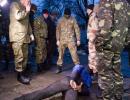Одеські націоналісти похизувалися як побили опонента натовпом (ВІДЕО)