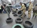 Бійці «Айдару» принесли шини під будівлю Міноборони (ФОТО)