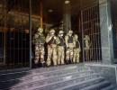 «Укрнафту» забарикадували та оточили бійці «Дніпро-1» - Лещенко (ФОТО)