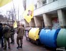 Одеські «майданівці» закидали екс-голову громадської ради при ОДА яйцями й борошном на очах у ОБСЄ (ФОТО)
