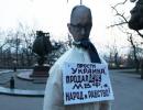 В Одесі «повісили» Яценюка за продаж України в рабство МВФ (ФОТО)
