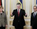 Виконання Мінських угод сприятиме відновленню соціальних виплат жителям Донбасу - Порошенко
