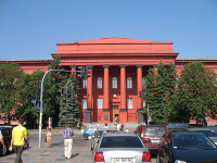 Сьогодні у вузах почалися вступні іспити