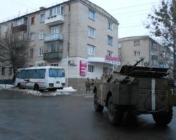 В Ізюмі БТР зіткнувся з рейсовим автобусом