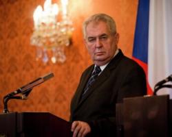 Президент Чехії назвав Яценюка «прем'єром війни»