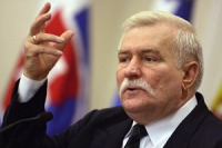 Л.Валенса відмовився від литовської нагороди через тиск на етнічних поляків