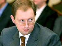 Яценюк повідомив, що опозиційні сили підуть на вибори "різними колонами"