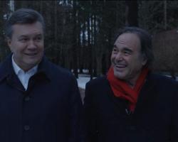 Олівер Стоун знімає кіно, як неонацисти та ЦРУ вигнали Януковича з України