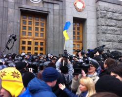 Противники Кернеса штурмують харківську міськраду (ФОТО)
