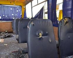 Під Волновахою снаряд влучив в автобус: загинули 10 мирних мешканців (ФОТО)