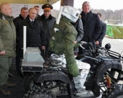 Путін познайомився з бойовим роботом