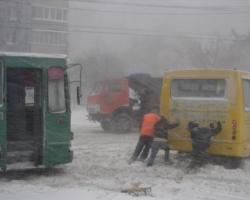 Наслідки снігопаду: рух на дорогах Одеської області ускладнено