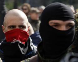 Комбат «Правого сектора» пропонує грабувати російських журналістів і брати їх у заручники