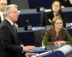Європарламент закликав ЄС прив’язати партнерство з РФ до прав людини