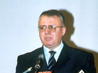 Воїслав Шешель засуджений на півтора роки