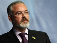 Кабмін створив молодіжну раду, яку очолив Табачник