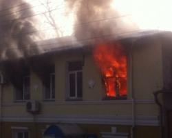У центрі Ялти горіла будівля поліції (ВІДЕО, ФОТО)