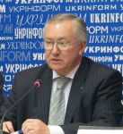 Б. Тарасюк просить випустити Тимошенко під його відповідальність