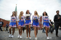 Medvedev-Girls привітали свого президента з днем народження